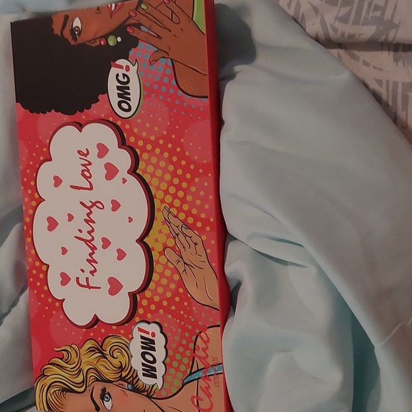 Makeup Palette - Picture 1 of 2